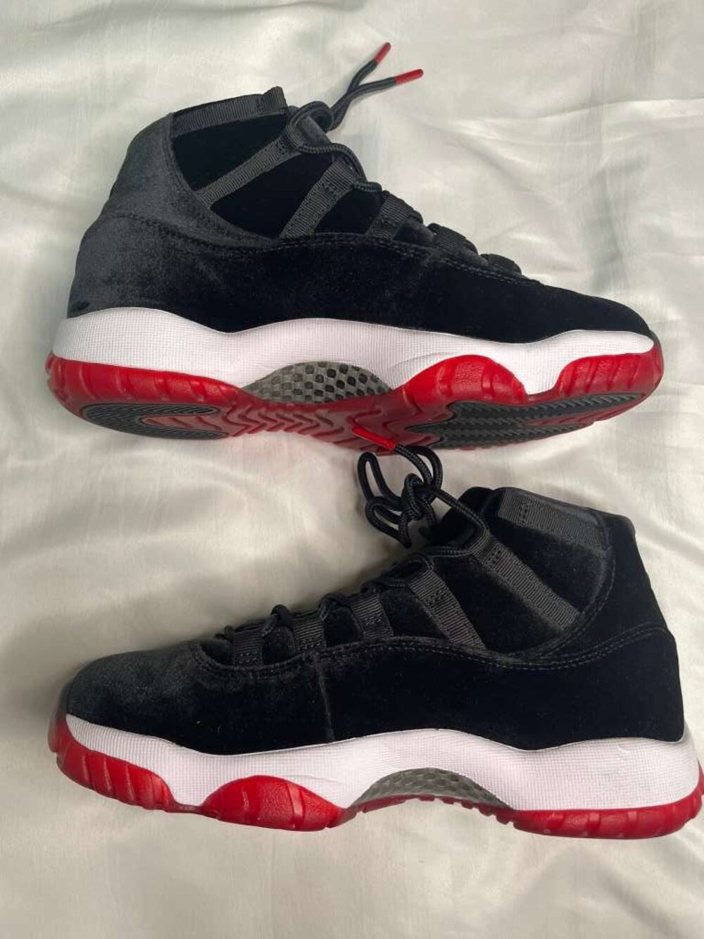 Air Jordan 11 Retro Bred Women's Size 8.5 Black Gym Red White Worn Once
